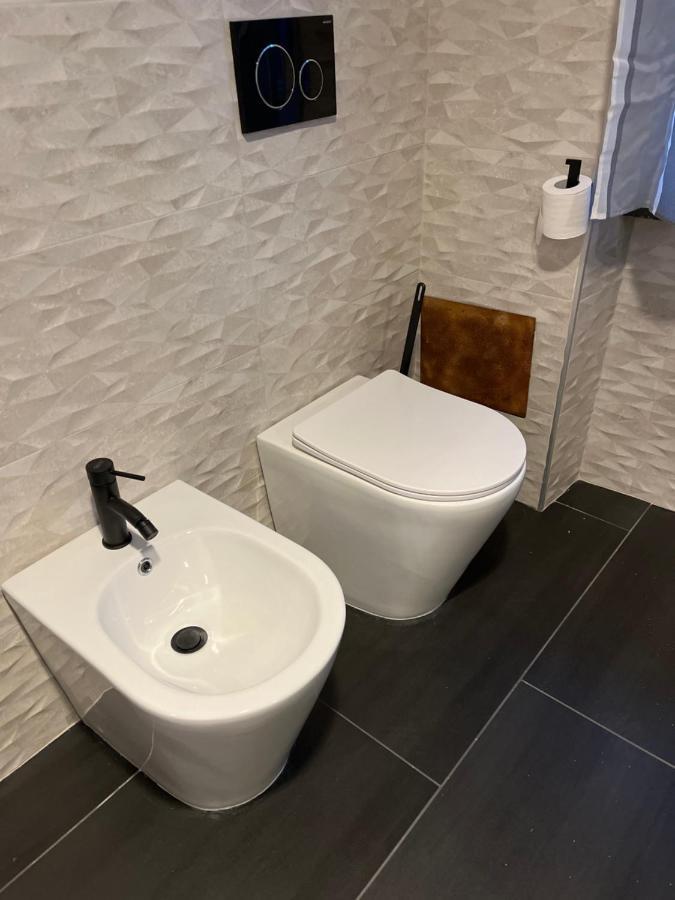 Minardi Apartments Верчели Екстериор снимка