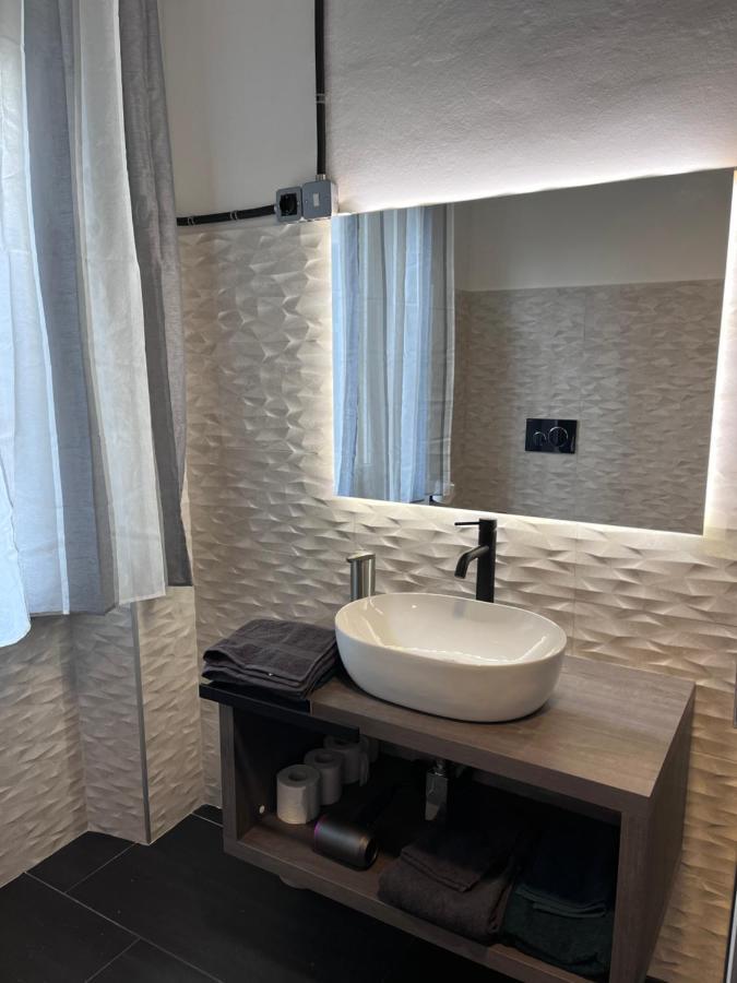 Minardi Apartments Верчели Екстериор снимка