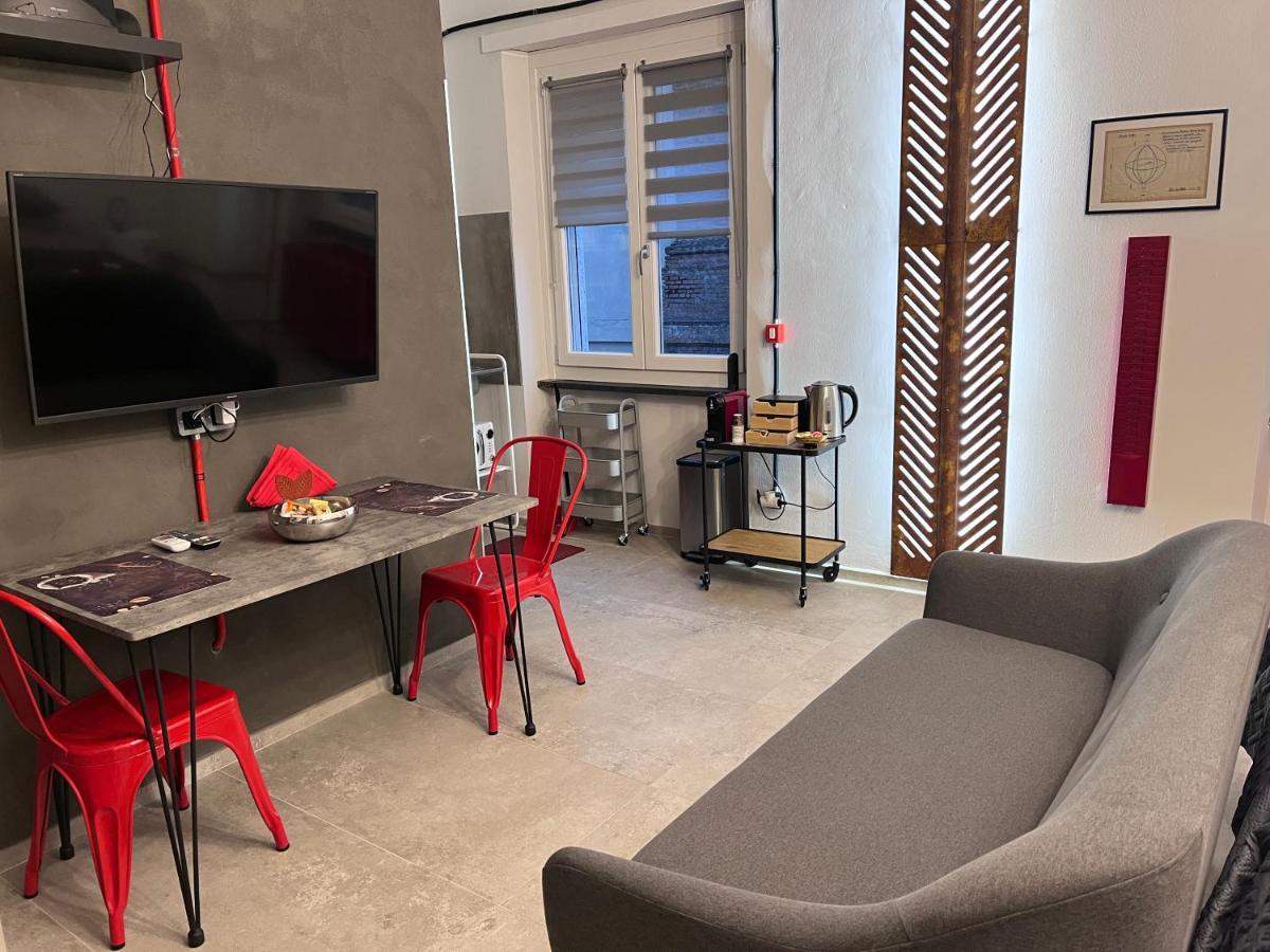 Minardi Apartments Верчели Екстериор снимка